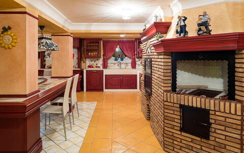 Villa Gemma: Diseño De Interiores, Piso, Mueble, Suelo, Techo, Encendiendo, Habitación, Silla, Lámpara, Cocina