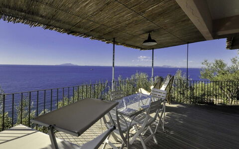 Casa Lubrense: Mar, Balcón, Costeras Y Los Accidentes Geográficos Oceánico, Silla, Recurso, Costa, Oceano, Sombra, Mueble Para Exteriores, Eco Hotel