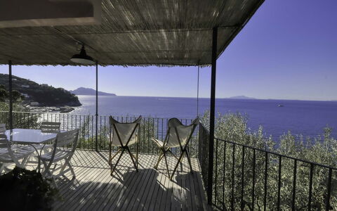Casa Lubrense: Costa, Mar, Costeras Y Los Accidentes Geográficos Oceánico, Balcón, Oceano, Apuntalar, Mueble Para Exteriores, Silla, Bahía, Recurso