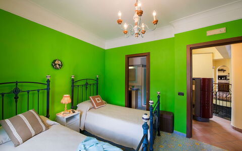 Villa Tortuga: Diseño De Interiores, Mueble, Techo, Piso, Suelo, Casa, Habitación, Habitación, Encendiendo, Cama