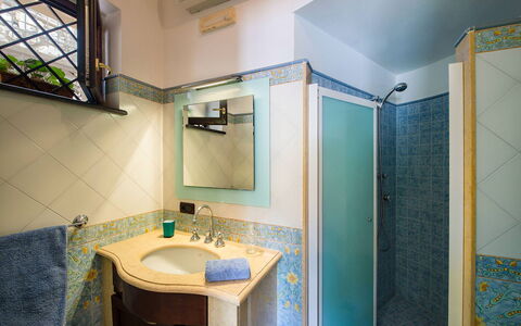 Villa Tortuga: Arreglo De Tubería, Pared, Lavabo Del Baño, Diseño De Interiores, Baño, Piso, Suelo, Grifo, Lavabo, Plomería