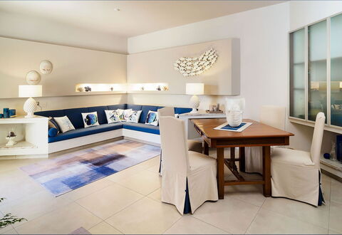 Mulberry House: Mueble, Diseño De Interiores, Piso, Suelo, Mesa, Sofá, Sala, Habitación, Casa, Textil