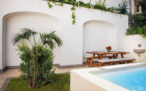 Jacaranda House: Maceta, Planta De Casa, Sombra, Hormigón, Jardín, Balcón, Patio, Hacienda, Mueble Para Exteriores, Diseño