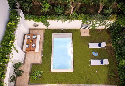 Jacaranda House: Piscina, Mueble Para Exteriores, Recurso, Jardín, Ocio, Fuente De Agua, Patio Interior, Patio, Eco Hotel, Paisajismo