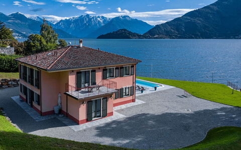 Villa Angela: Villa, Balcón, Casa De Campo