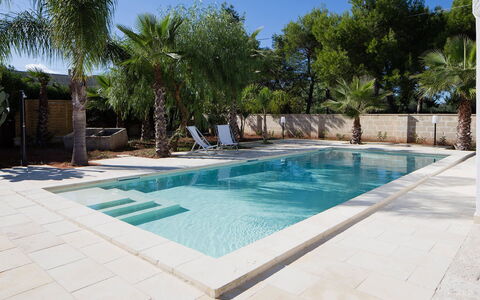 Villa Salentina: Piscina, Recurso, Material Compuesto, Sombra, Mueble Para Exteriores, Fuente De Agua, Loseta, Eco Hotel, Hormigón, Ocio