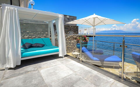 Villa Marina Grande: Azul, Mueble Para Exteriores, Mueble, Piscina, Recurso, Mar, Silla, Sombra, Ocio, Paraguas