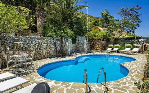Casa Sally: Azul, Piscina, Mueble Para Exteriores, Recurso, Mueble, Eco Hotel, Losa, Sombra, Silla, Ocio