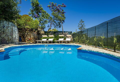 Casa Sally: Piscina, Azul, Recurso, Mueble Para Exteriores, Material Compuesto, Eco Hotel, Sombra, Ciudad De Vacaciones, Paisajismo, Thermae