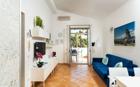 Ippocampo: Piso, Diseño De Interiores, Mueble, Suelo, Departamento, Habitación, Casa, Sofá, Techo, Sala
