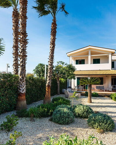 Stella Marina: Barrio Residencial, Casa, Arquitectura, Casa, Arbusto, Inmuebles, Jardín, Paisajismo, Entrada De Coches