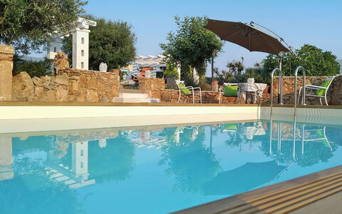 Villa la Rezza: Piscina, Recurso, Fuente De Agua, Sombra, Eco Hotel, Paraguas, Maceta, Hacienda, Paisajismo, Diseño