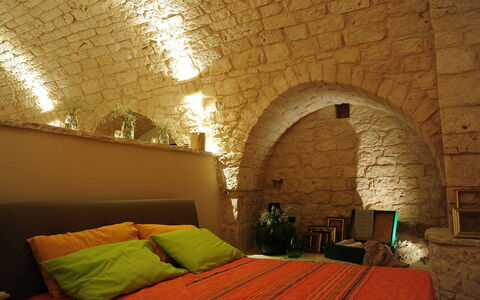 Masseria San Michele: Diseño De Interiores, Mueble, Pared, Habitación, Cama, Techo, Habitación, Encendiendo, Piso, Suelo