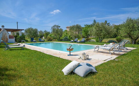 Trulli Martina: Piscina, Recurso, Mueble Para Exteriores, Inmuebles, Jardín, Hacienda, Patio Interior, Paisajismo, Eco Hotel, Césped