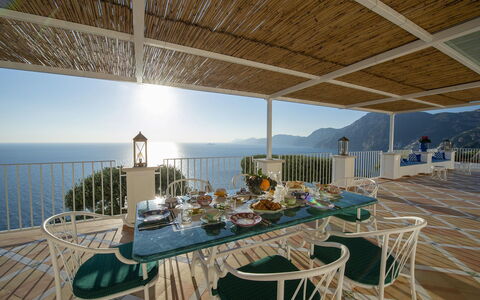 Villa Melissa: Mueble, Mesa, Recurso, Silla, Cocina Y Comedor Mesa, Mar, Comedor, Costa, Balcón, Eco Hotel