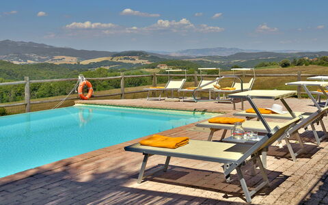 Villa Ghirlanda: Piscina, Mueble Para Exteriores, Recurso, Sunlounger, Eco Hotel, Hotel, Thermae, Ciudad De Vacaciones, Villa, Balcón