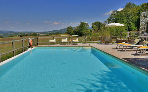 Villa Ghirlanda: Azul, Piscina, Mueble Para Exteriores, Recurso, Eco Hotel, Sunlounger, Villa, Thermae, Ciudad De Vacaciones, Hotel