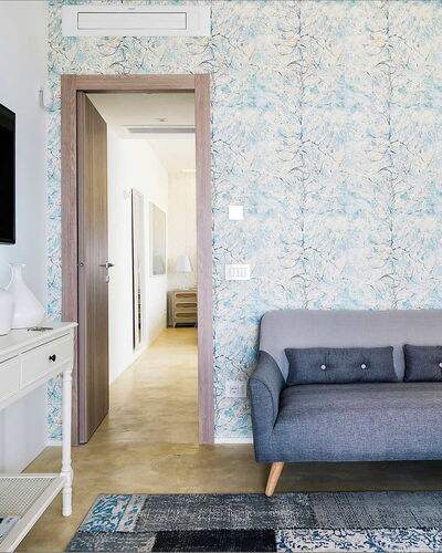 Villa Federica: Azul, Mueble, Diseño De Interiores, Piso, Suelo, Textil, Mesa, Habitación, Sala, Casa