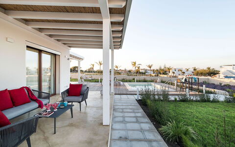 Villa Orietta: Recurso, Mueble Para Exteriores, Piscina, Inmuebles, Sombra, Paisajismo, Eco Hotel, Hacienda, Estructura Al Aire Libre, Villa