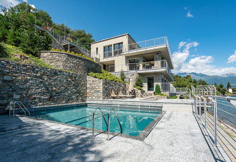Villa Perla: Piscina, Inmuebles, Reservorio, Recurso, Eco Hotel, Villa, Ciudad De Vacaciones, Fuente De Agua, Mansión