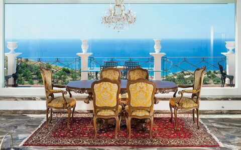 Blue Star Villa: Mueble, Diseño De Interiores, Silla, Mesa, Piso, Suelo, Comedor, Encendiendo, Habitación, Sala