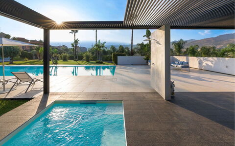 Villa Inga: Piscina, Recurso, Eco Hotel, Sombra, Material Compuesto, Techo, Inmuebles, Mueble Para Exteriores, Villa, Estructura Al Aire Libre