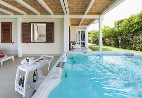 Villa Sea Star: Recurso, Ocio, Mueble Para Exteriores, Sombra, Eco Hotel, Silla, Estructura Al Aire Libre, Piscina, Villa, Inmuebles