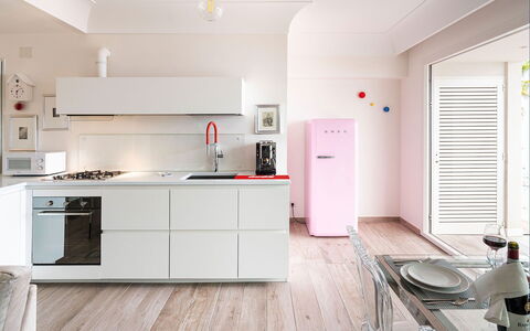 Casa Light Blu: Aparato De Cocina, Cocina, Mostrador, Diseño De Interiores, Electrodoméstico, Piso, Electrodoméstico, Gabinetes, Refrigerador, Suelo