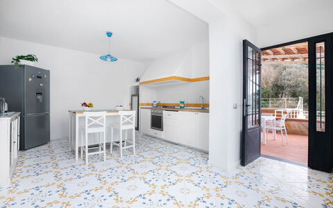 Mermaid Villa: Piso, Suelo, Diseño De Interiores, Loseta, Diseño, Silla, Mármol, Cocina, Planta De Casa