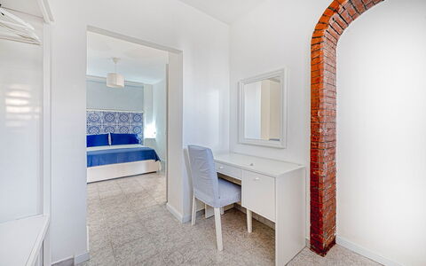 Mermaid Villa: Diseño De Interiores, Piso, Suelo, Techo, Mueble, Departamento, Casa, Habitación, Cama, Habitación