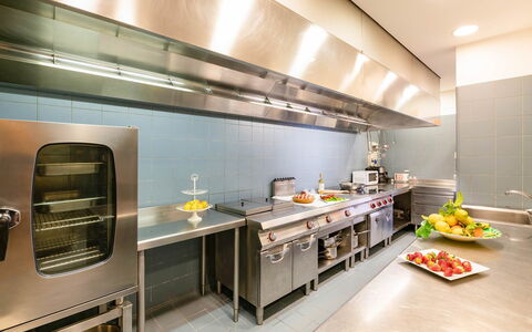 Relais Nike: Cocina, Aparato De Cocina, Mostrador, Electrodoméstico, Encendiendo, Estufa De Cocina, Comida, Estufa, Techo