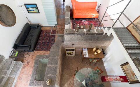 Villa Carosone: Piso, Pared, Diseño De Interiores, Mueble, Madera, Suelo, Sofá, Encendiendo, Sala, Techo