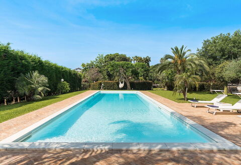 Villa Carosone: Azul, Piscina, Recurso, Material Compuesto, Sombra, Jardín, Paisajismo, Eco Hotel, Fuente De Agua, Hacienda