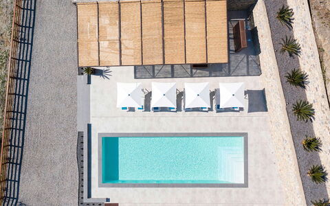 Villa Zafferano: Piscina, Mueble Para Exteriores, Material Compuesto, Recurso, Sunlounger, Silla, Diseño, Cubierta, Eco Hotel, Hotel