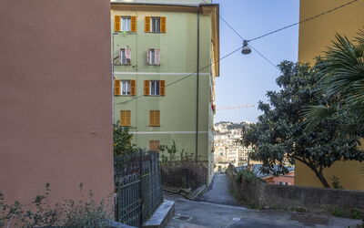 Da Federico, Apartment Genova Brignole: Edificio, Tiempo De Día, Pared, Ventana, Barrio Residencial, Departamento, Barrio, Arquitectura, Fachada, By