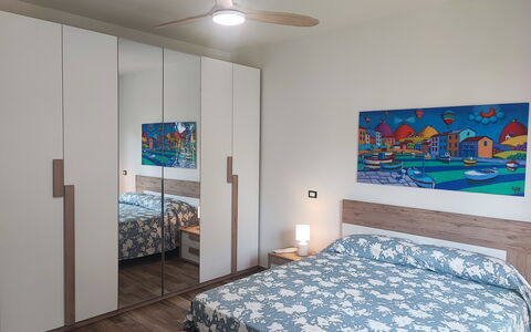 Casa Nadia: Mueble, Habitación, Diseño De Interiores, Cama, Suelo, Piso, Sábana, Textil, Lecho, Habitación