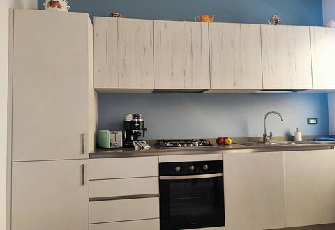 Casa Nadia: Madera, Mueble, Aparato De Cocina, Piso, Cocina, Gabinetes, Mostrador, Electrodoméstico, Diseño De Interiores, Electrodoméstico