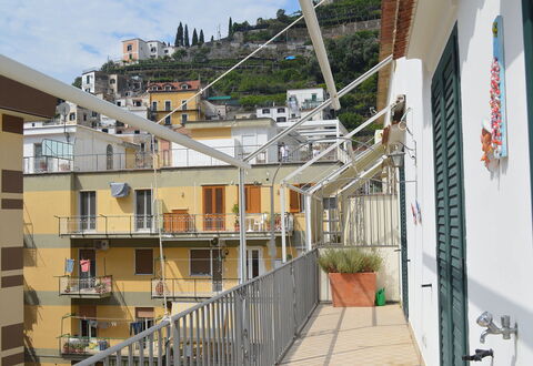 Casa Minori: Departamento, Barrio, Barrio Residencial, Balcón, Diseño Urbano, Material Compuesto, Condominio, Pretil, La Luz Del Día