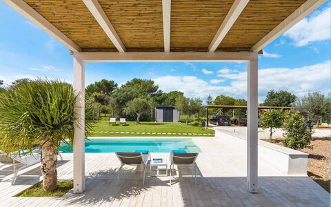Villa Doddi: Mueble Para Exteriores, Piscina, Recurso, Sombra, Estructura Al Aire Libre, Porche, Jardín, Patio, Eco Hotel, Pérgola