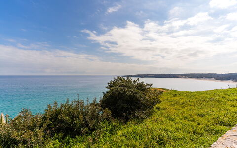 Azzurra: Cielo, Azul, Agua, Los Recursos Hídricos, Horizonte, Verde, Cuerpo De Agua, Costa, Paisaje Natural, Costeras Y Los Accidentes Geográficos Oceánico
