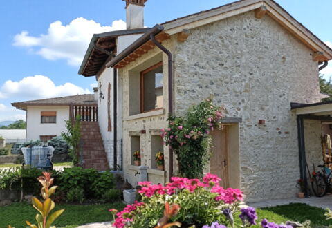 La Casetta dei Palù, Valdobbiadene: Pared, Edificio, Ventana, Casa, Casa, Puerta, Arbusto, Barrio Residencial, Cabaña