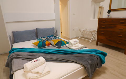 Penelope'S House Centro Storico: Mueble, Diseño De Interiores, Piso, Suelo, Habitación, Madera, Habitación, Cama, Textil, Departamento
