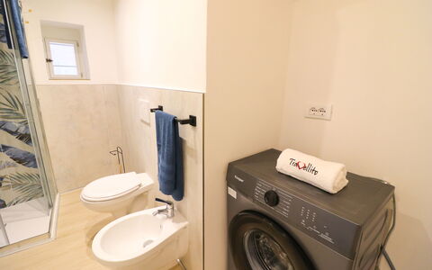 Penelope'S House Centro Storico: Piso, Suelo, Lavadora, Diseño De Interiores, Arreglo De Tubería, Baño, Plomería, Habitación, Secadora De Ropa, Encendiendo