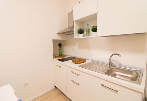 Penelope'S House Centro Storico: Diseño De Interiores, Cocina, Mostrador, Madera, Piso, Aparato De Cocina, Gabinetes, Suelo, Electrodoméstico, Habitación