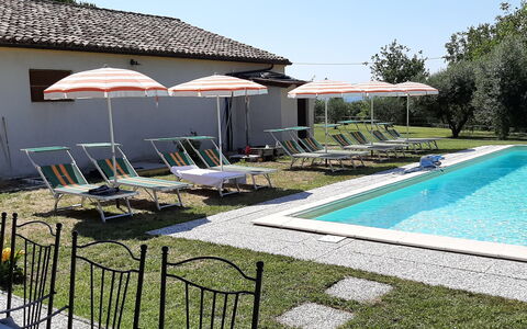 Villa Felice, Private Pool and Hills: Piscina, Mueble Para Exteriores, Mueble, Recurso, Casa, Barrio Residencial, Patio Interior, Silla, Hacienda, Inmuebles