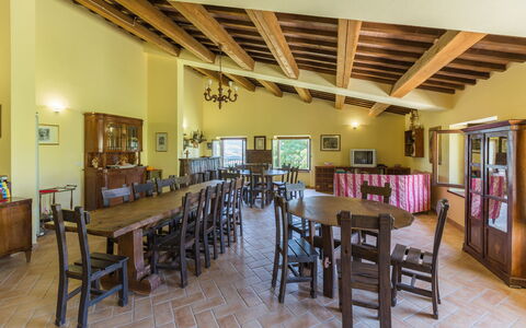 Villa Felice, Private Pool and Hills: Mueble, Madera, Piso, Mesa, Diseño De Interiores, Techo, Silla, Cocina Y Comedor Mesa, Habitación, Comedor