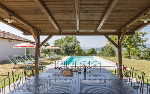 Villa Felice, Private Pool and Hills: Casa De Campo, Piscina, Inmuebles, Recurso, Porche, Sombra, Hacienda, Jardín, Mueble Para Exteriores, Yarda