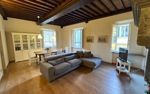 Casa Anna 13: Mueble, Diseño De Interiores, Piso, Suelo, Madera, Techo, Sofá, Habitación, Suelos De Madera, Sala