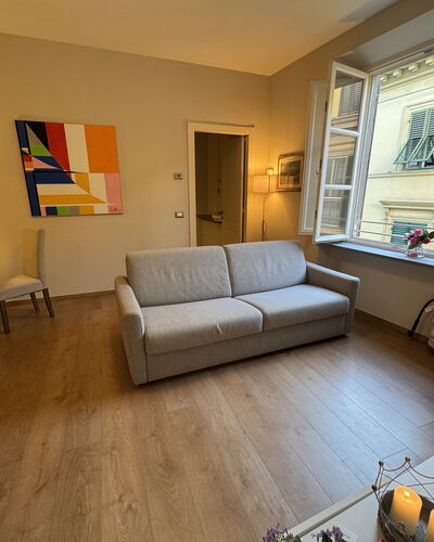 Casa Elena 13: Mueble, Piso, Diseño De Interiores, Suelo, Madera, Suelos De Madera, Habitación, Sofá, Sala, Mesa