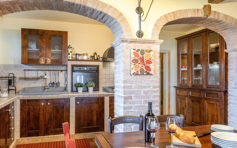 Casale Dolcemare: Mueble, Diseño De Interiores, Piso, Cocina, Madera, Gabinetes, Techo, Mostrador, Silla, Cocina Y Comedor Mesa